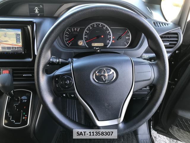 Toyota VOXY 2014-02 7802157-19