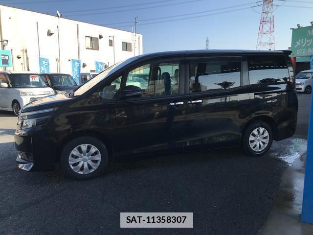 Toyota VOXY 2014-02 7802157-5