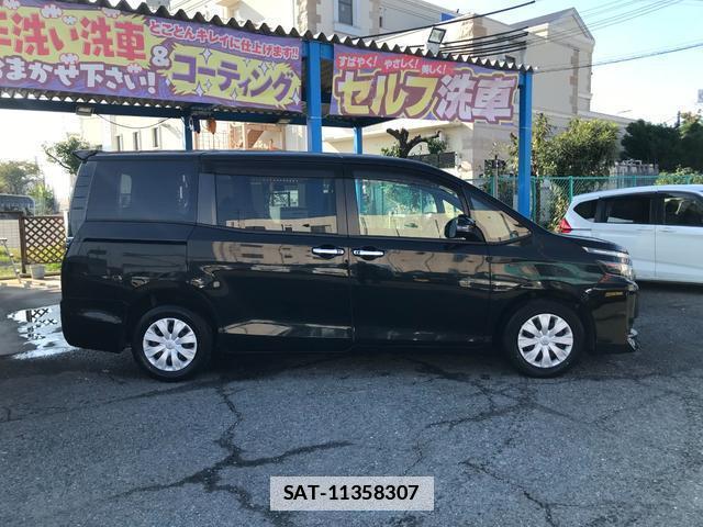 Toyota VOXY 2014-02 7802157-7