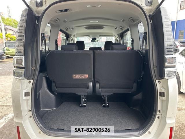 Toyota VOXY 2019-06 7802778-15