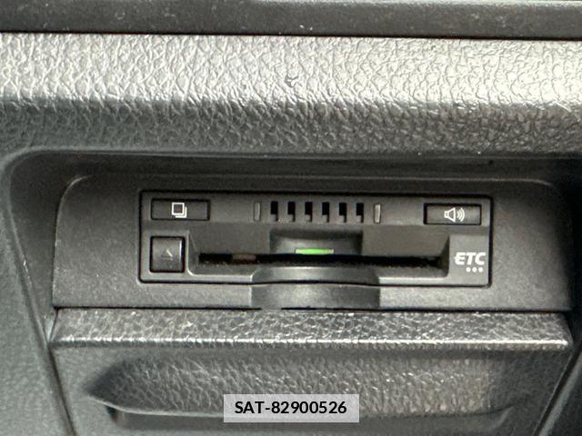 Toyota VOXY 2019-06 7802778-6