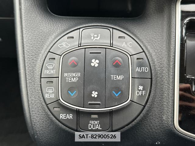 Toyota VOXY 2019-06 7802778-7