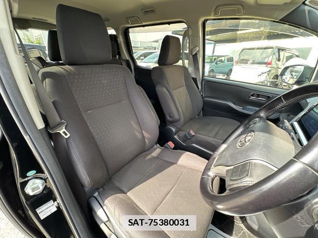Toyota VOXY 2015-07 7802796-11