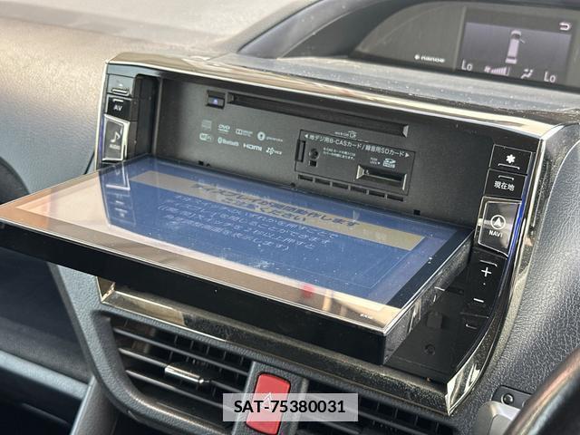 Toyota VOXY 2015-07 7802796-5