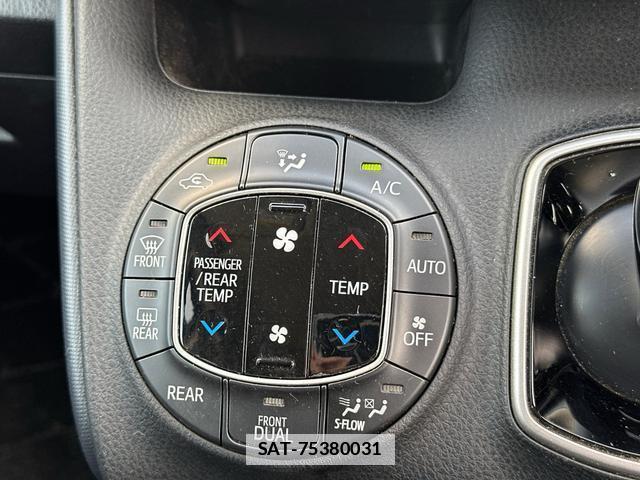 Toyota VOXY 2015-07 7802796-7
