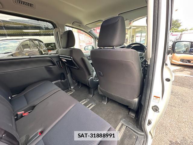 Toyota VOXY 2019-11 7802809-14