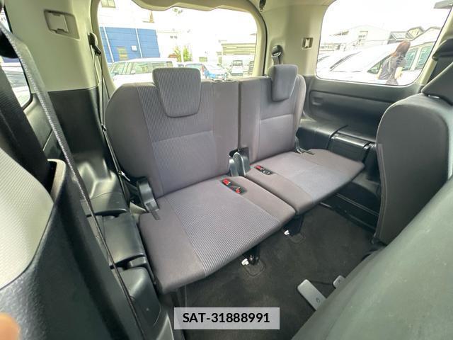 Toyota VOXY 2019-11 7802809-15