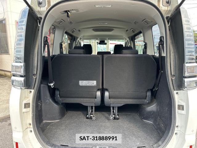 Toyota VOXY 2019-11 7802809-16