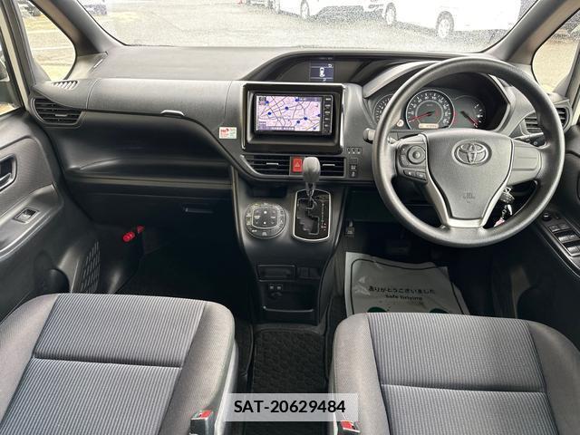 Toyota VOXY 2019-06 7802820-1
