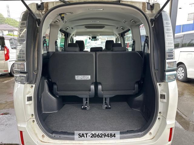Toyota VOXY 2019-06 7802820-17