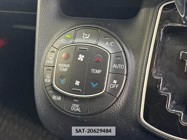 Toyota VOXY 2019-06 7802820-7