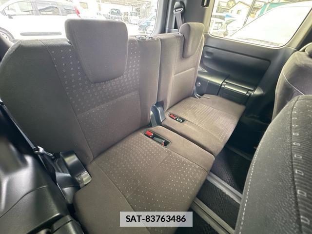 Toyota VOXY 2019-05 7802825-15