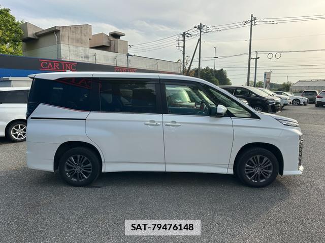 Toyota VOXY 2022-09 7803532-10