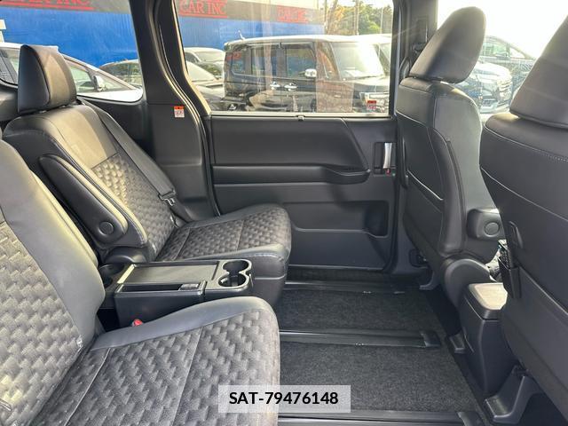 Toyota VOXY 2022-09 7803532-17