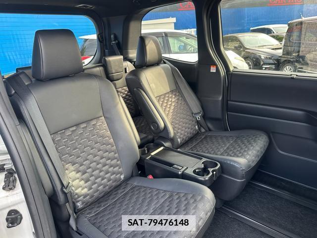 Toyota VOXY 2022-09 7803532-18
