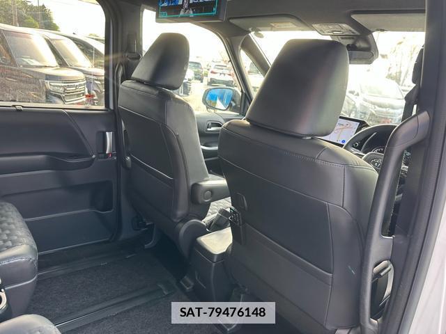 Toyota VOXY 2022-09 7803532-19