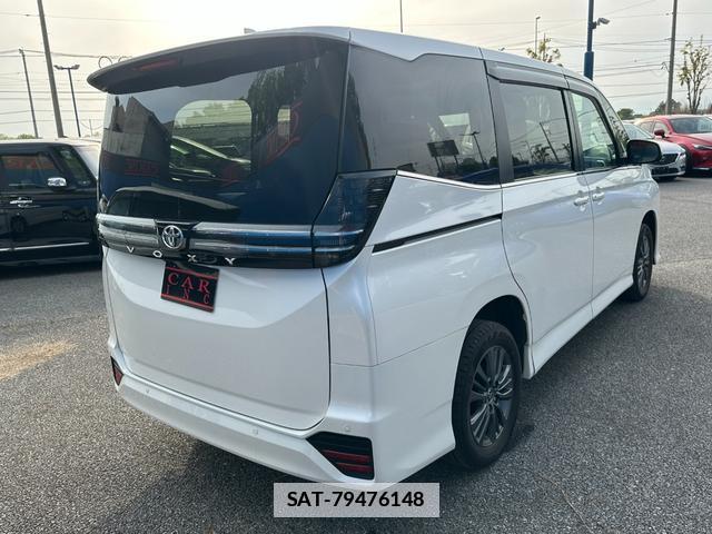 Toyota VOXY 2022-09 7803532-4