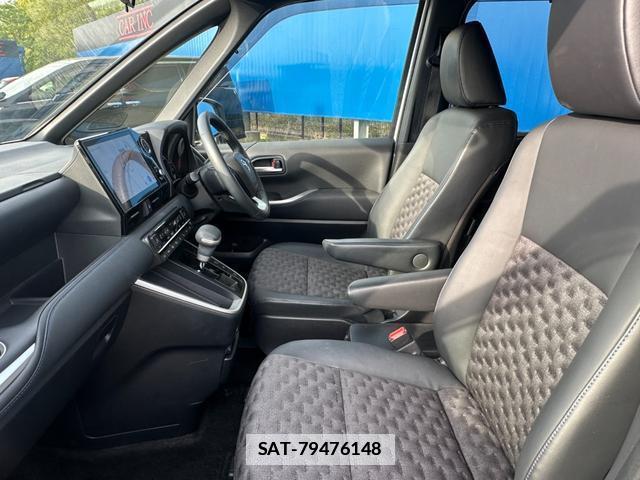Toyota VOXY 2022-09 7803532-6