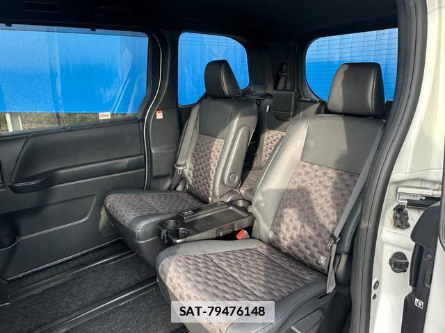 Toyota VOXY 2022-09 7803532-7