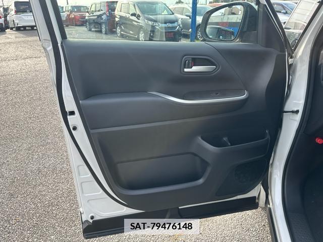 Toyota VOXY 2022-09 7803532-9