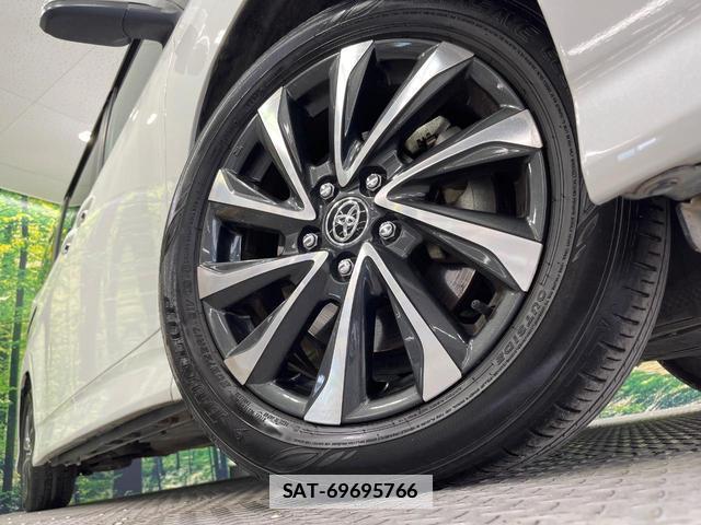 Toyota VOXY 2023-11 7803742-12
