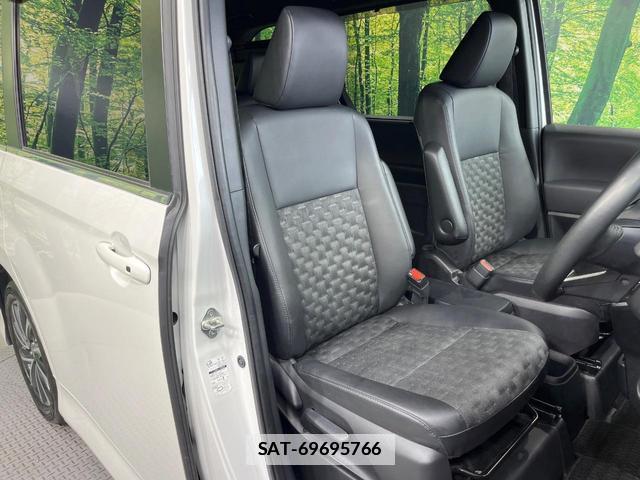 Toyota VOXY 2023-11 7803742-7