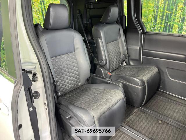 Toyota VOXY 2023-11 7803742-8