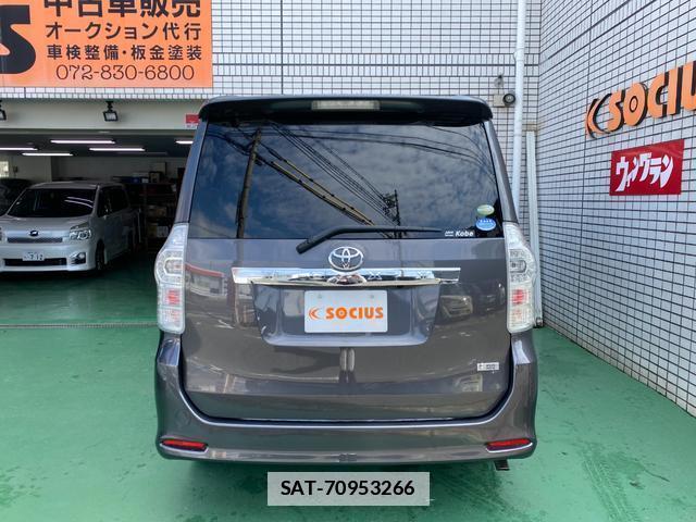 Toyota VOXY 2012-02 7803979-16