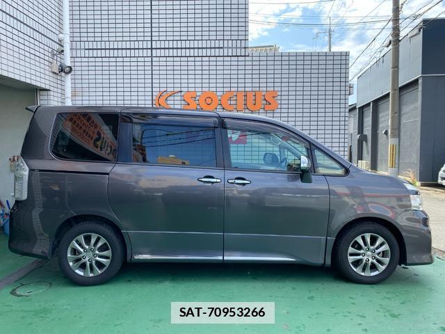 Toyota VOXY 2012-02 7803979-3