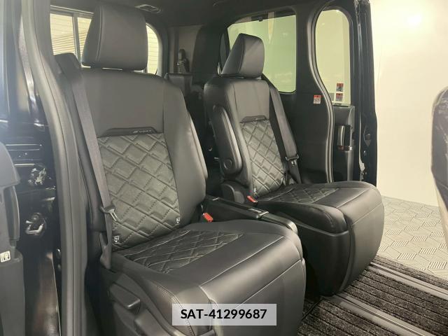Toyota VOXY 2026-06 7804425-14