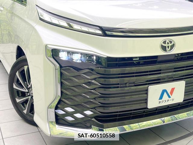 Toyota VOXY 2023-05 7805075-12