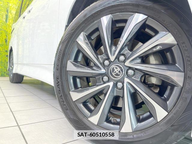 Toyota VOXY 2023-05 7805075-13