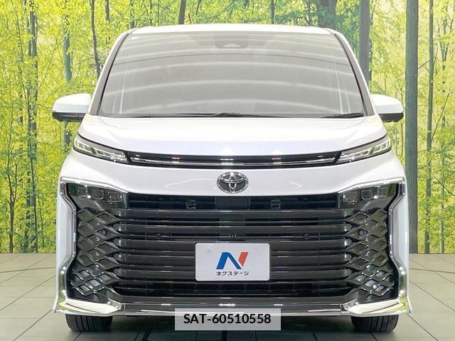 Toyota VOXY 2023-05 7805075-14