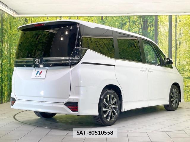 Toyota VOXY 2023-05 7805075-17