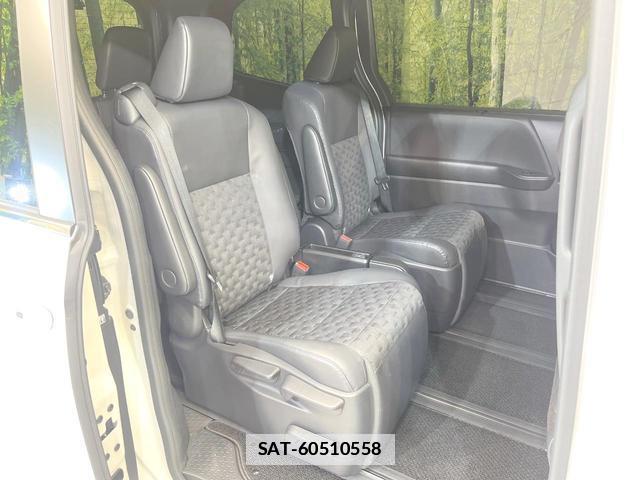 Toyota VOXY 2023-05 7805075-8