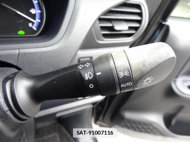 Toyota VOXY 2015-07 7805219-15
