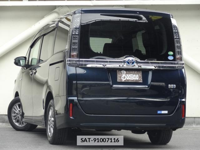 Toyota VOXY 2015-07 7805219-4