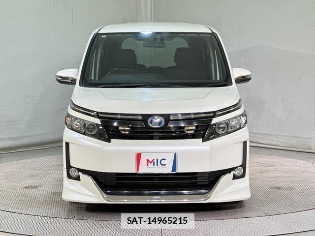Toyota VOXY 2014-07 7805585-11