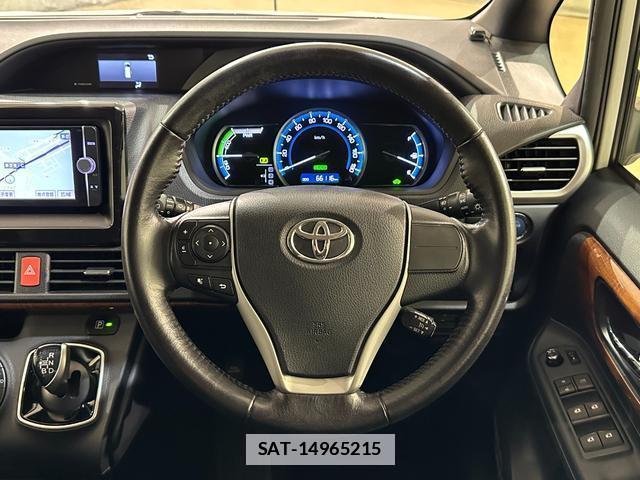 Toyota VOXY 2014-07 7805585-6