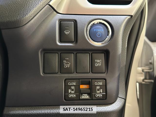 Toyota VOXY 2014-07 7805585-7