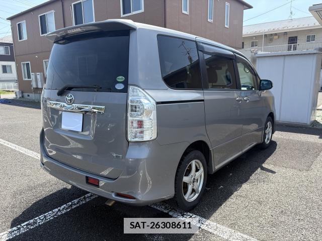 Toyota VOXY 2013 7805673-3