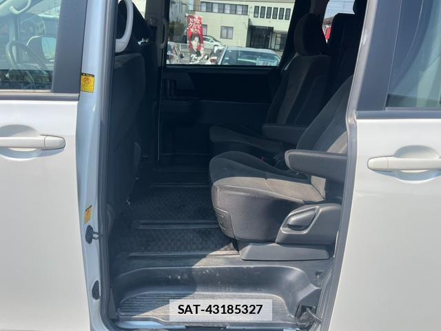 Toyota VOXY 2010-08 7805872-13