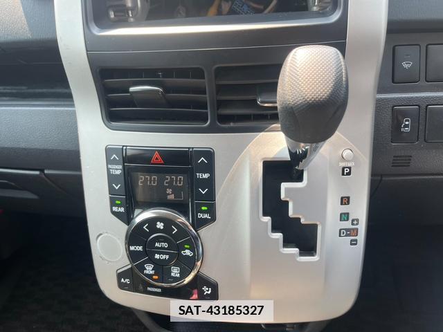 Toyota VOXY 2010-08 7805872-18