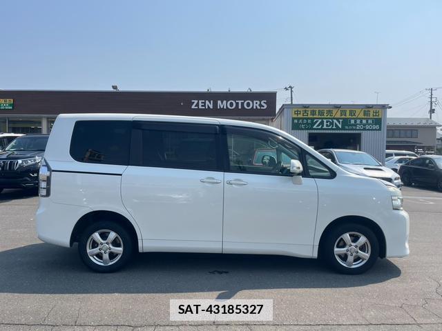 Toyota VOXY 2010-08 7805872-5