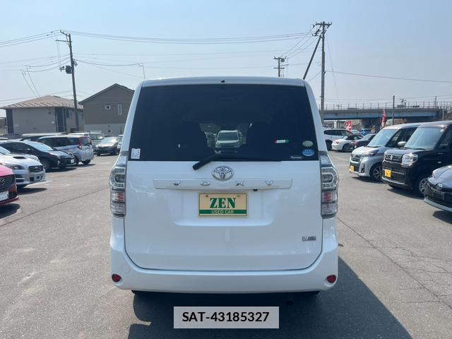 Toyota VOXY 2010-08 7805872-7