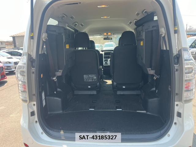 Toyota VOXY 2010-08 7805872-9