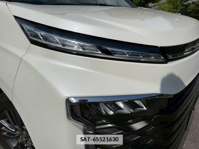 Toyota VOXY 2023-10 7805975-10
