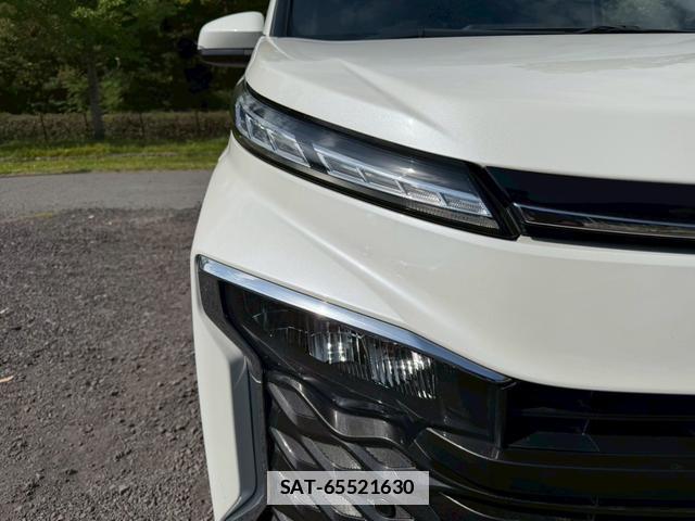 Toyota VOXY 2023-10 7805975-11