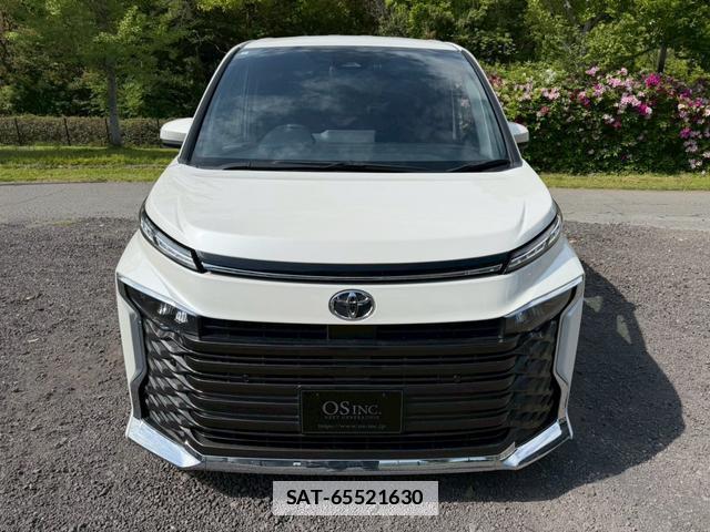 Toyota VOXY 2023-10 7805975-2