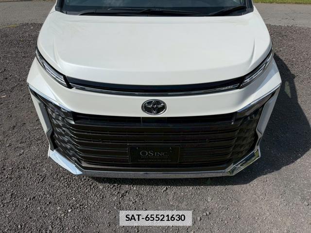 Toyota VOXY 2023-10 7805975-5